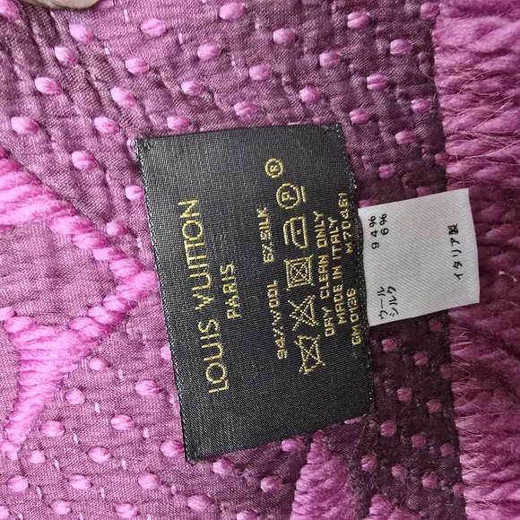 Authentic Louis Vuitton Logomania Scarf Purple/Pink - Picture 4 of 7